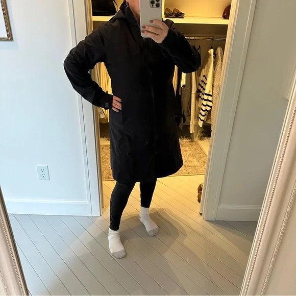 Arc’teryx Shell Rain Jacket - Picture 9 of 9